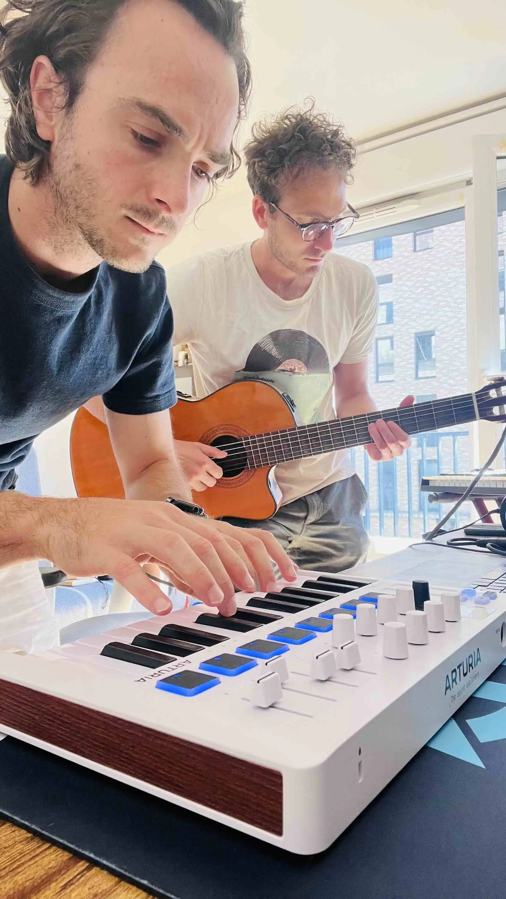 Équipe composant de la musique ensemble - Tailor Tune